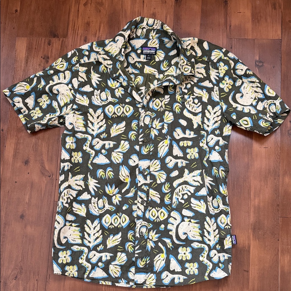 Patagonia Organic Men’s Short-Sleeve Printed Button-Up Shirt